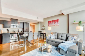 Modern 2BR Condo - King Bed - Downtown City Views